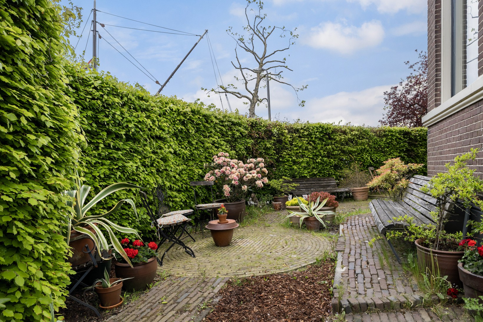 Hoekwoning te koop: Emmakade 18, Leeuwarden