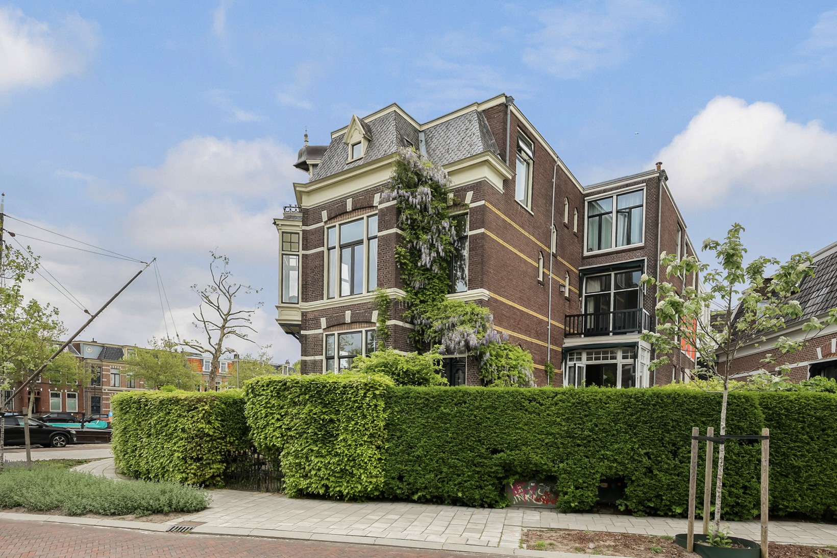 Hoekwoning te koop: Emmakade 18, Leeuwarden