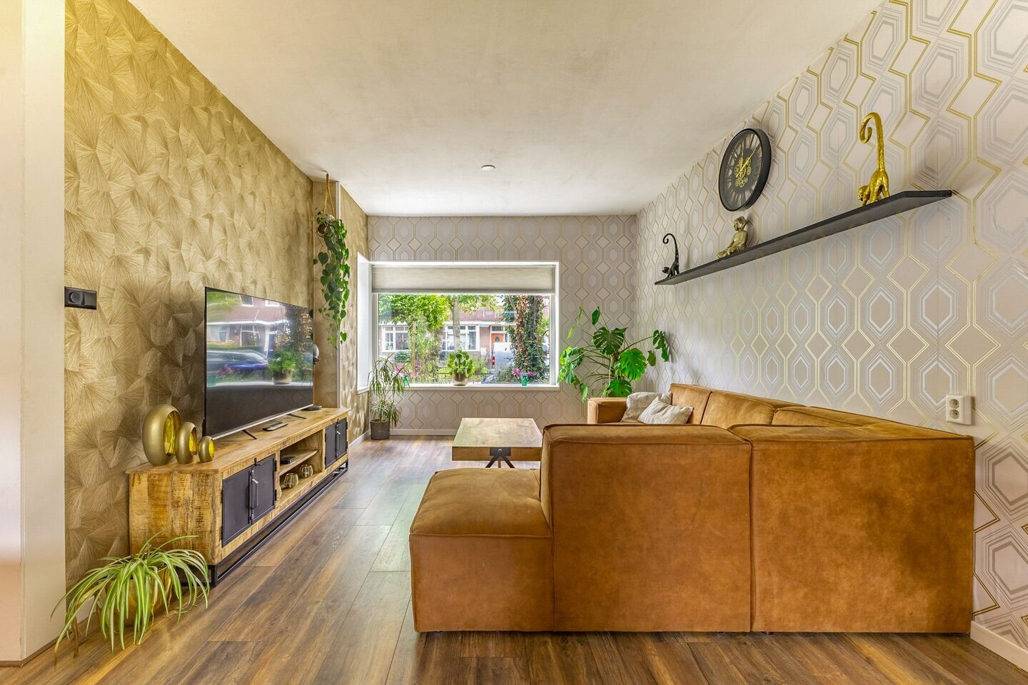 Tussenwoning te koop: ACHTER DE HOVEN 291, Leeuwarden