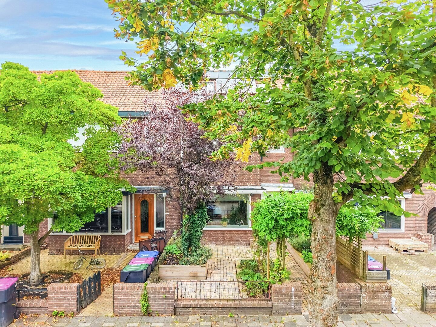 Tussenwoning te koop: ACHTER DE HOVEN 291, Leeuwarden