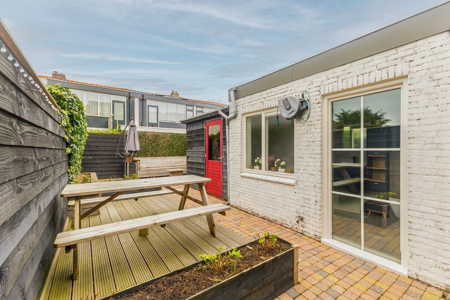 Tussenwoning te koop: ACHTER DE HOVEN 291, Leeuwarden