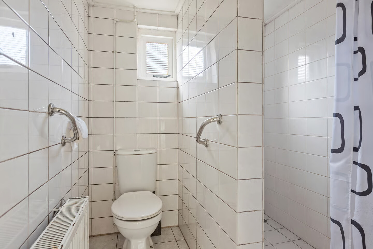 Tussenwoning te koop: Achter de Hoven 204, Leeuwarden