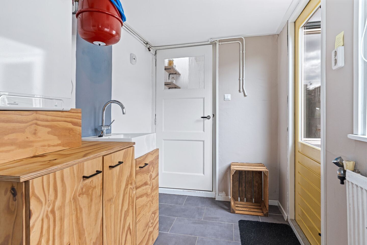 Tussenwoning te koop: Achter de Hoven 258, Leeuwarden