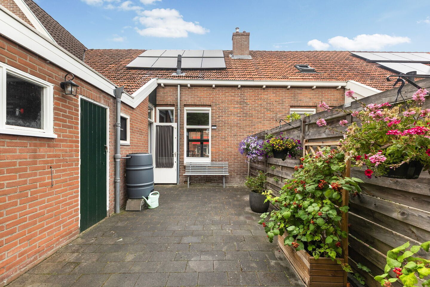 Tussenwoning te koop: Kwekerijstraat 24, Leeuwarden