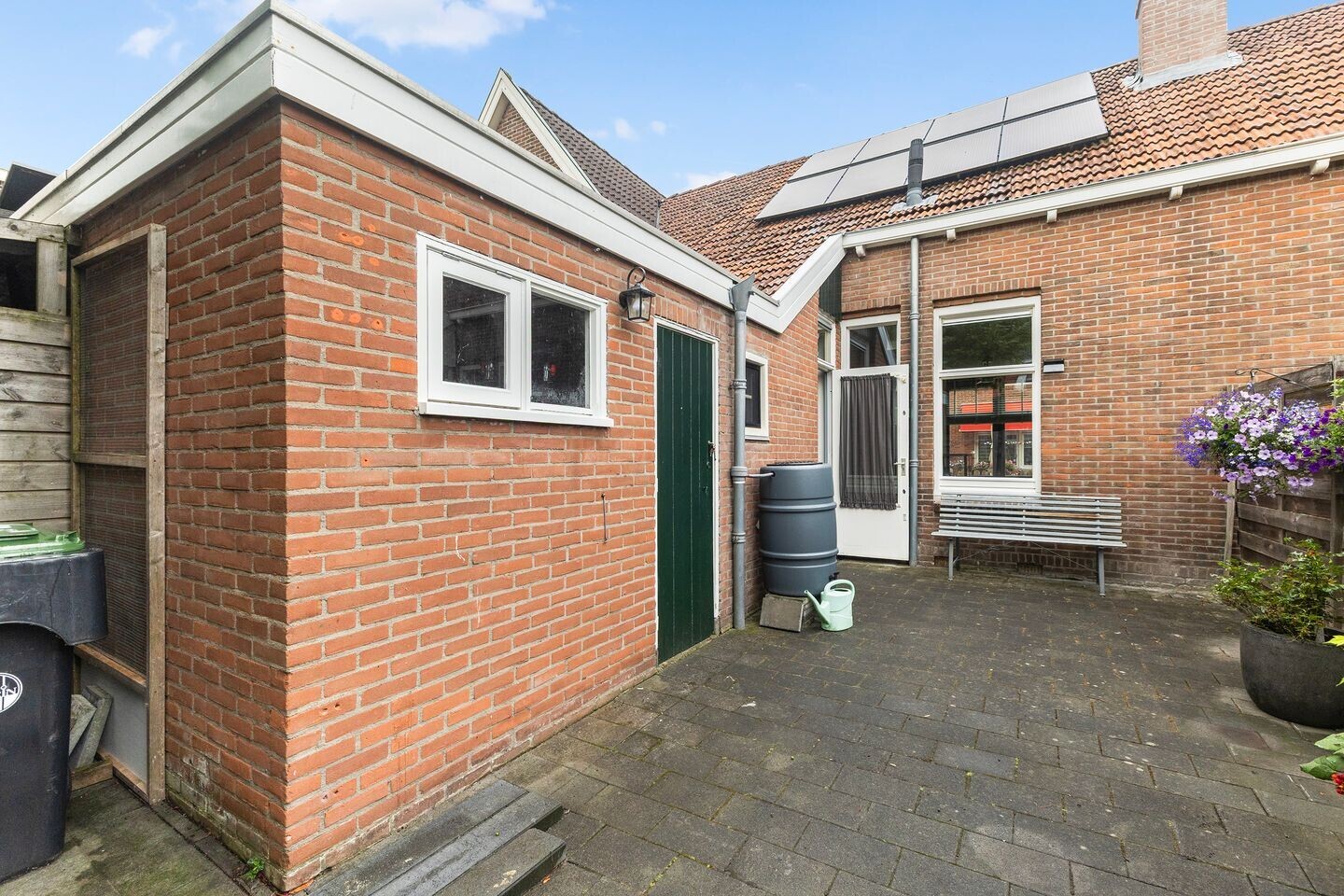 Tussenwoning te koop: Kwekerijstraat 24, Leeuwarden