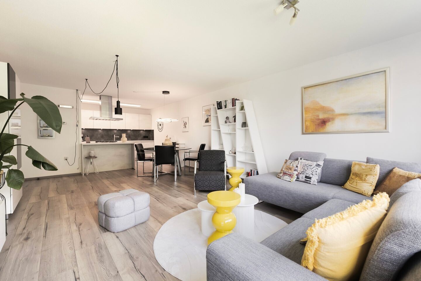 Appartement te koop: Prins Clausplein 12, Leeuwarden