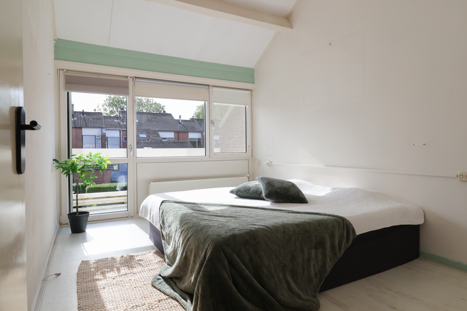 Tussenwoning te koop: Zwenkgras 22, Leeuwarden