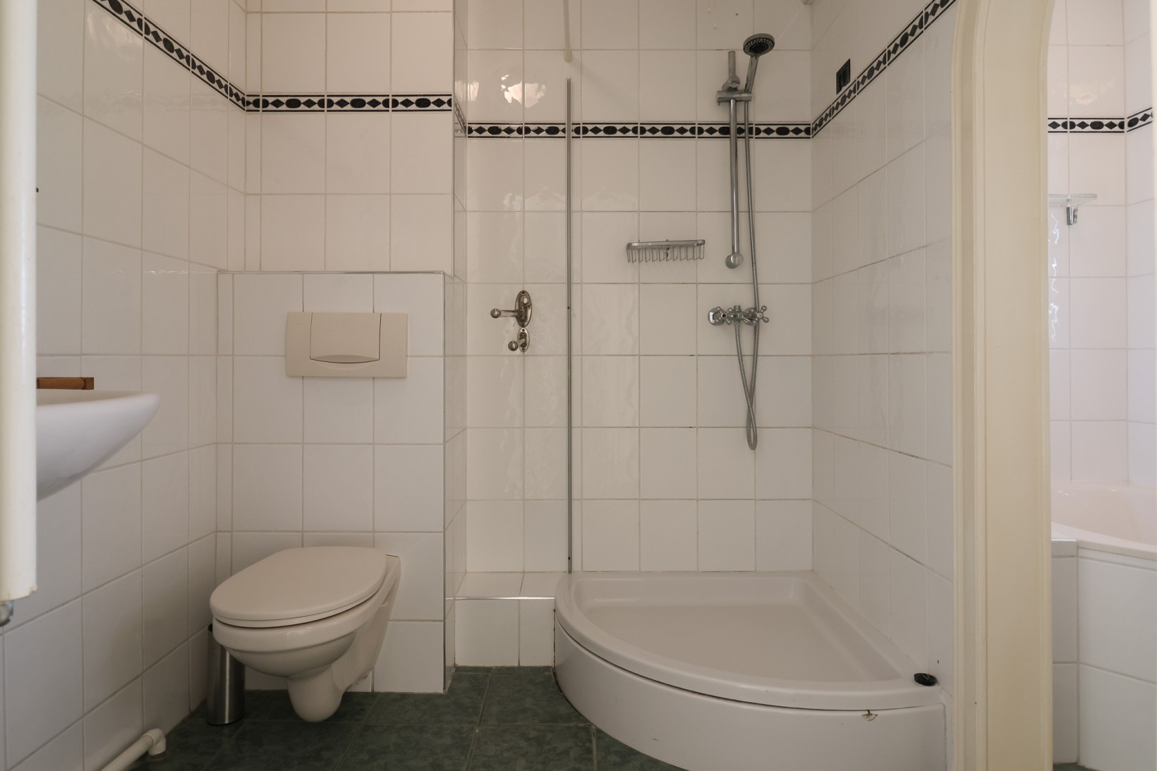 Tussenwoning te koop: Zwenkgras 22, Leeuwarden