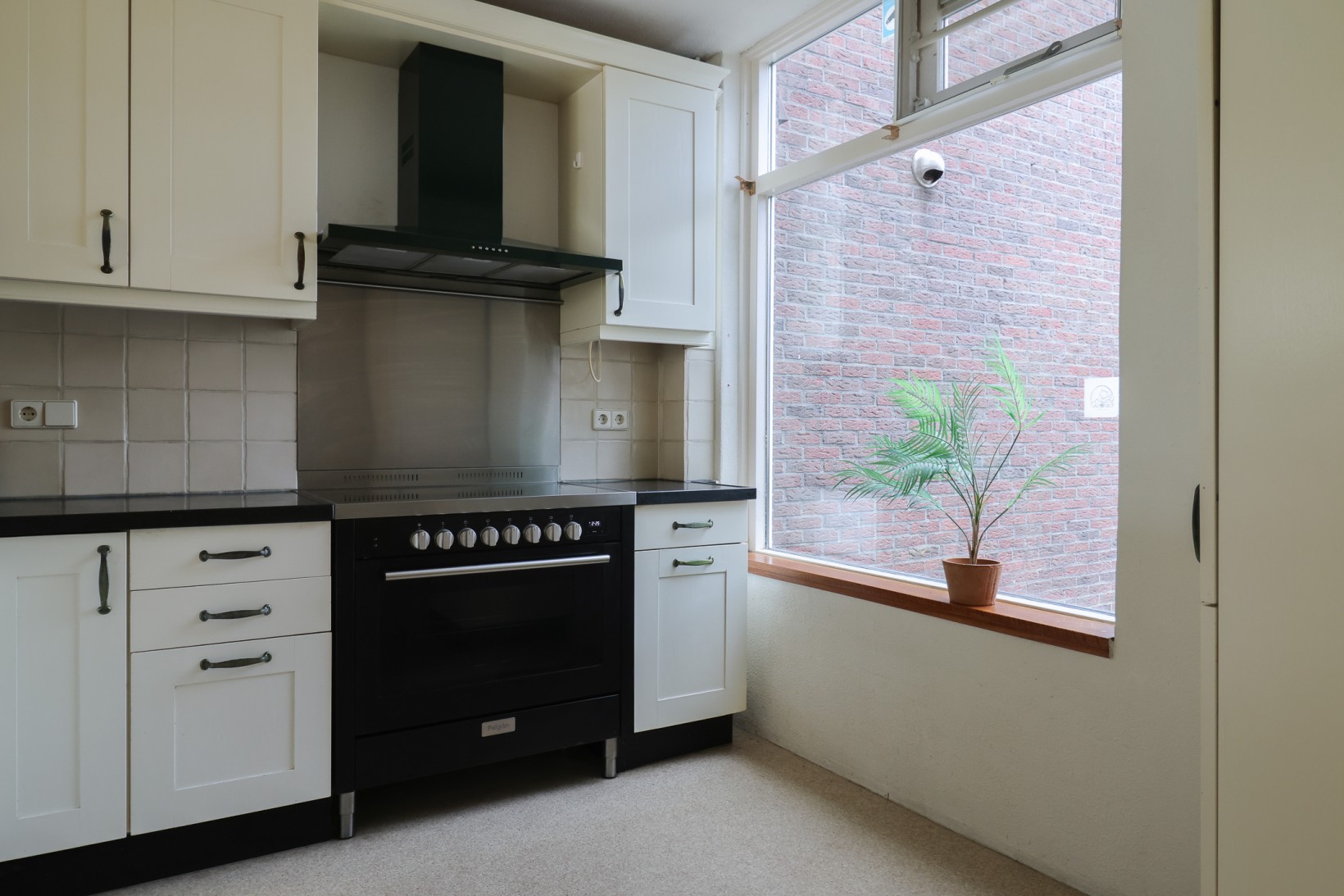 Tussenwoning te koop: Zwenkgras 22, Leeuwarden