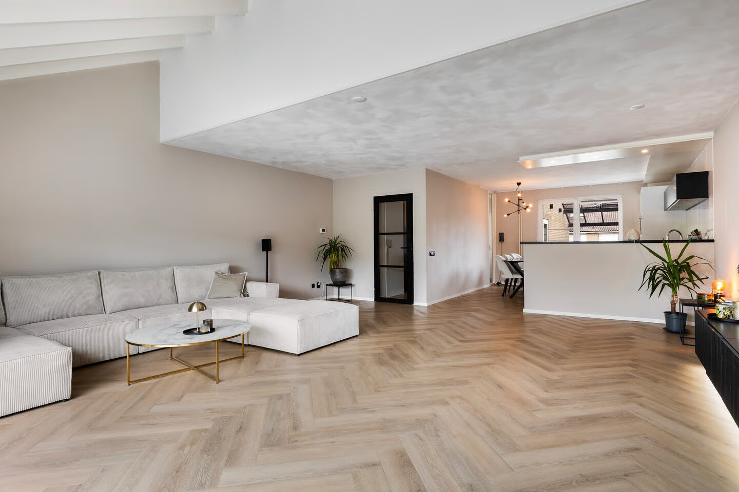 Tussenwoning te koop: Ereprijs 31, Leeuwarden