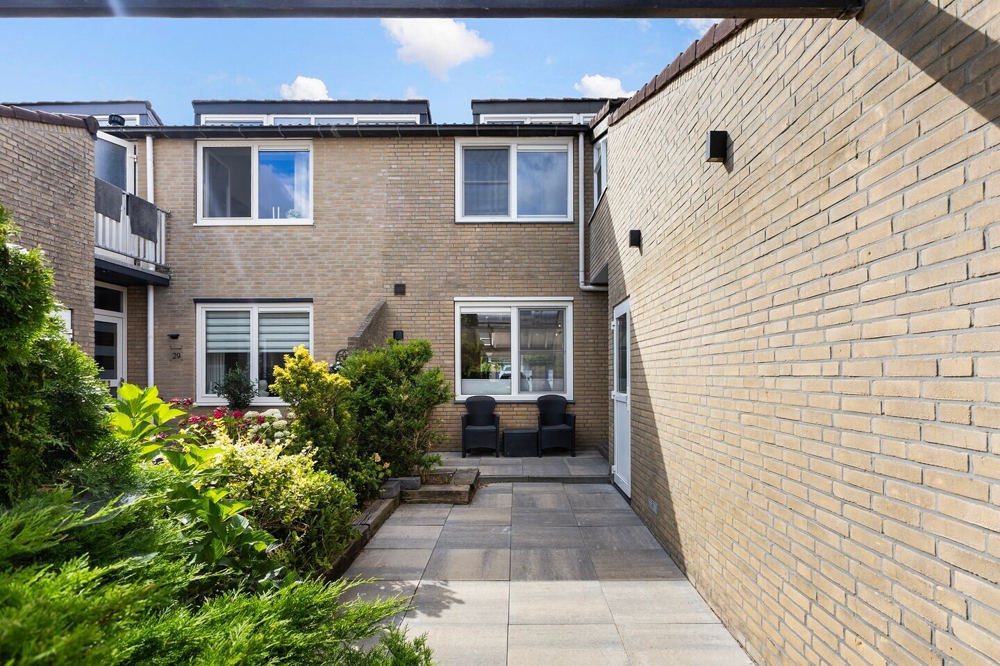 Tussenwoning te koop: Ereprijs 31, Leeuwarden