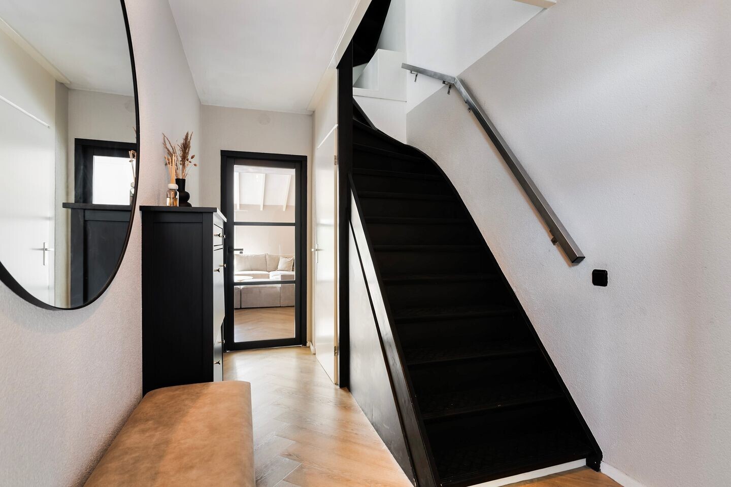 Tussenwoning te koop: Ereprijs 31, Leeuwarden