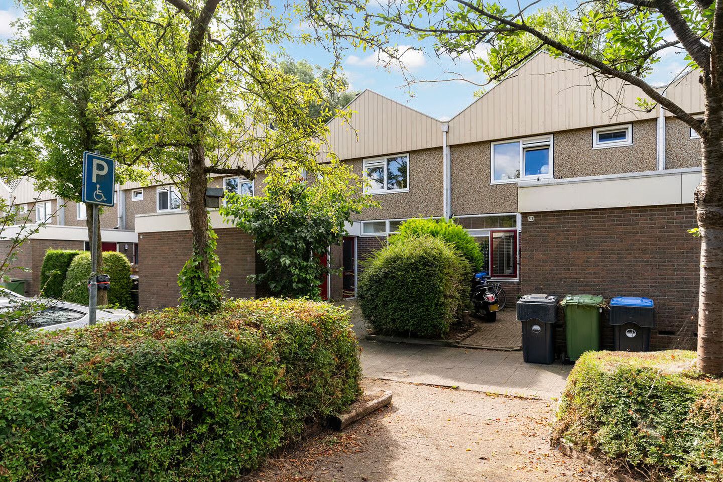 Tussenwoning te koop: POELRUIT 51, Leeuwarden