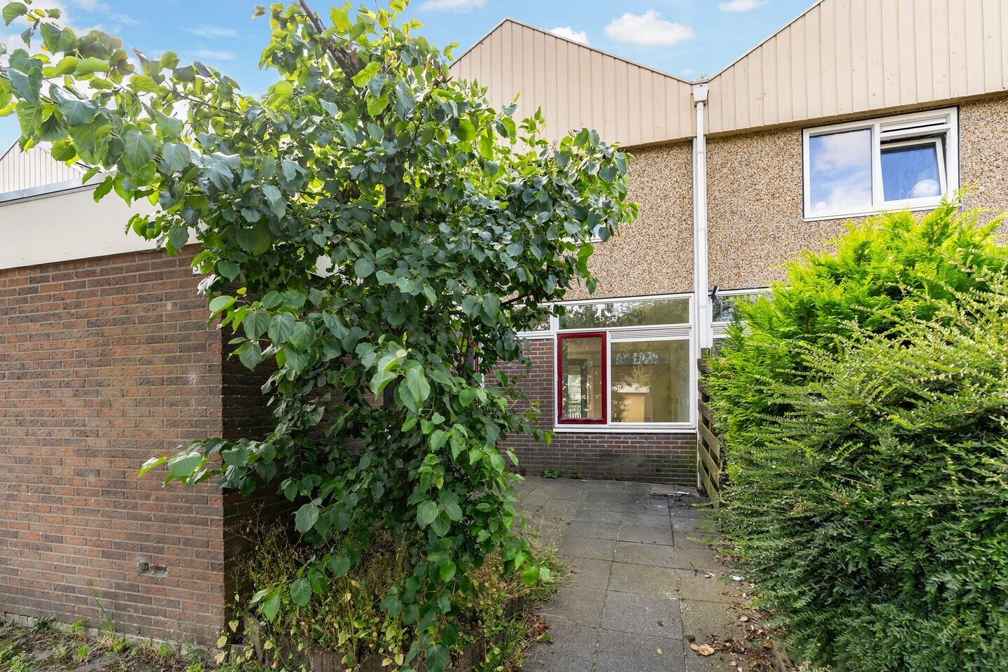 Tussenwoning te koop: POELRUIT 51, Leeuwarden