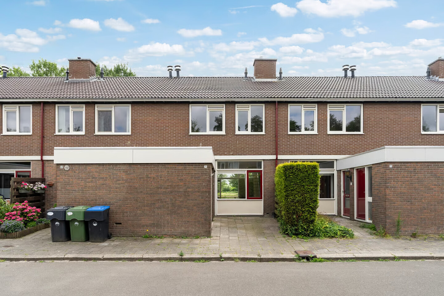 Tussenwoning te koop: POELRUIT 71, Leeuwarden