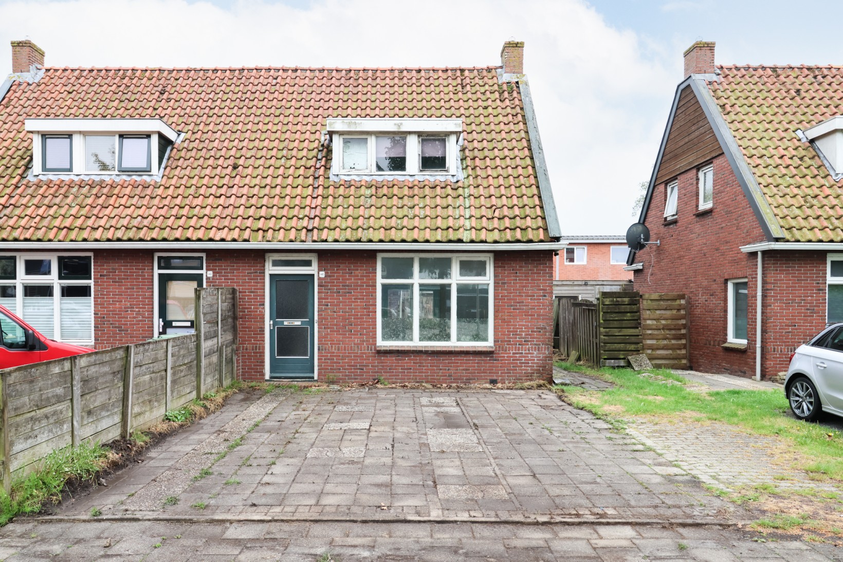Twee-onder-één-kap te koop: Tijnjedijk 140, Leeuwarden