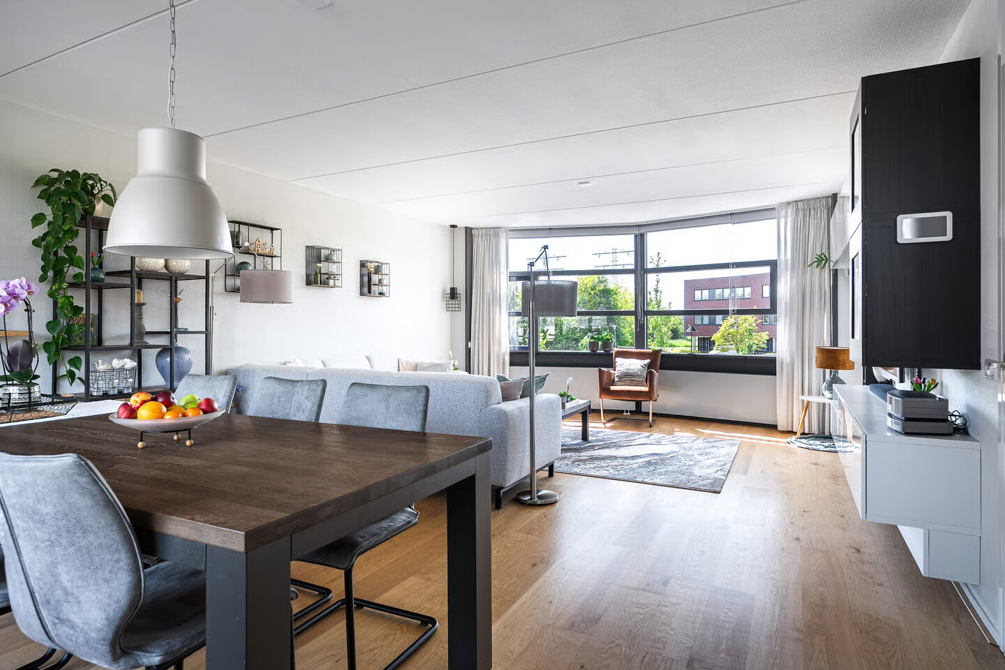 Tussenwoning te koop: Wiardaplantage 56, Leeuwarden
