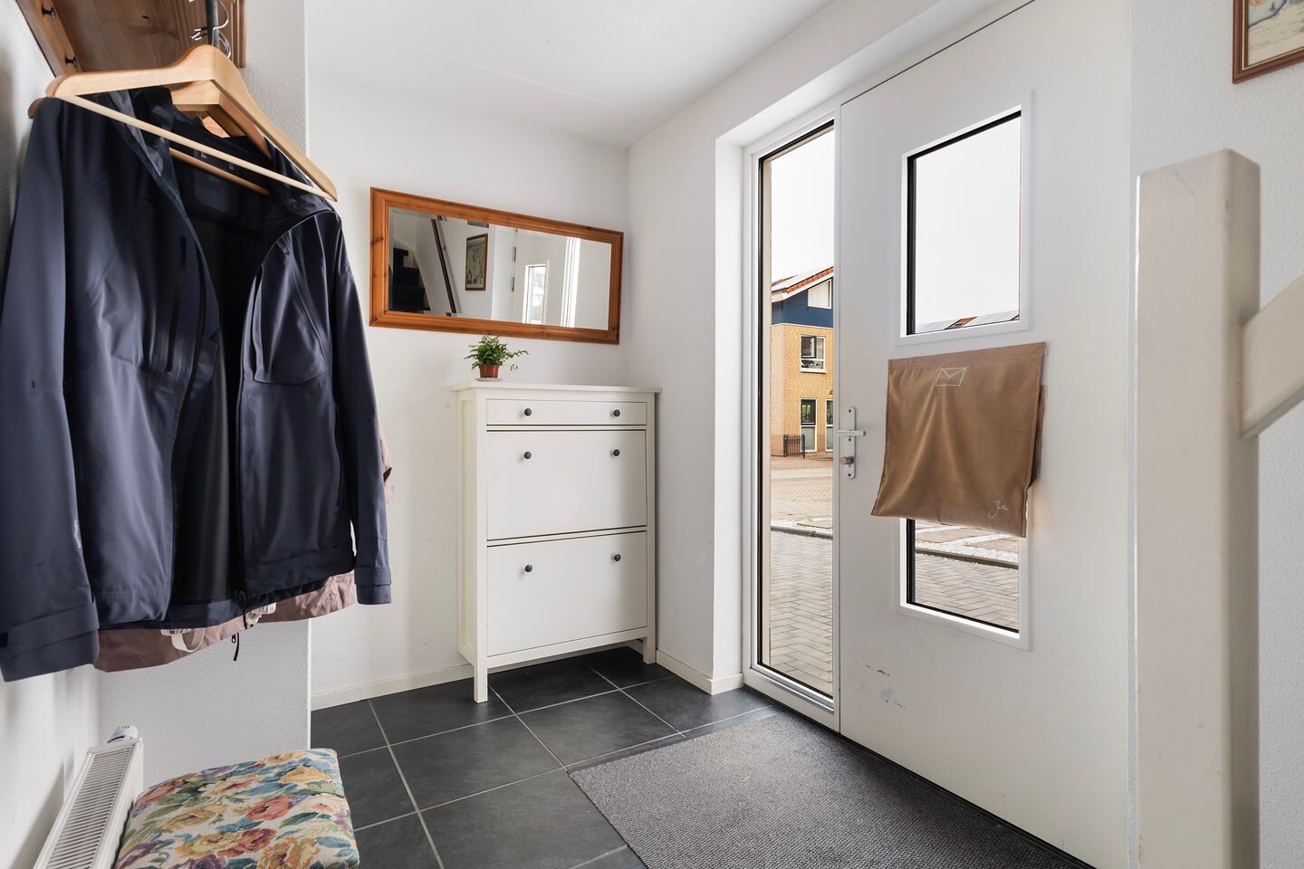 Twee-onder-één-kap te koop: De Gronzen 39, Leeuwarden