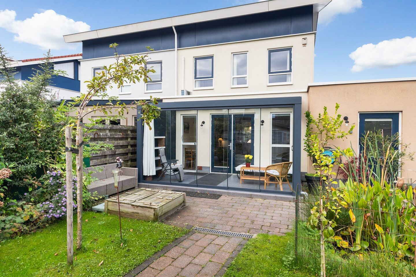 Twee-onder-één-kap te koop: De Gronzen 39, Leeuwarden