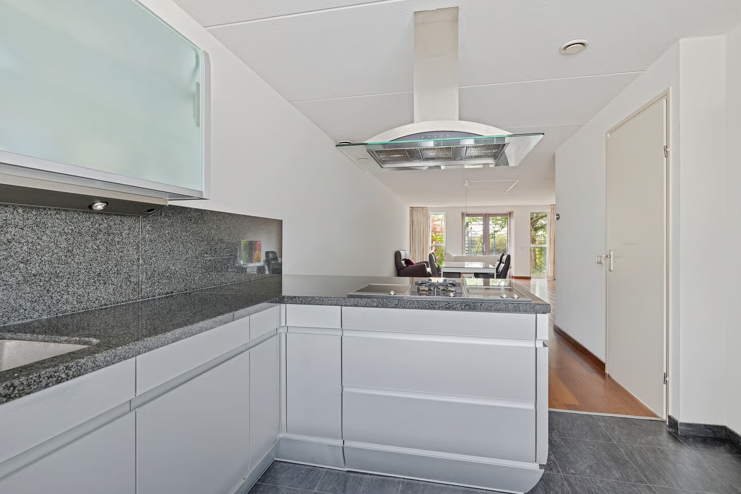 Hoekwoning te koop: De Gronzen 28, Leeuwarden