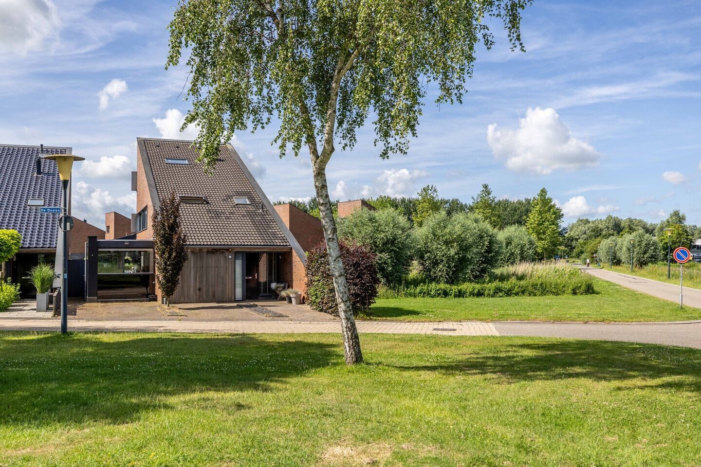 Vrijstaande woning te koop: De Deelen 2, Leeuwarden