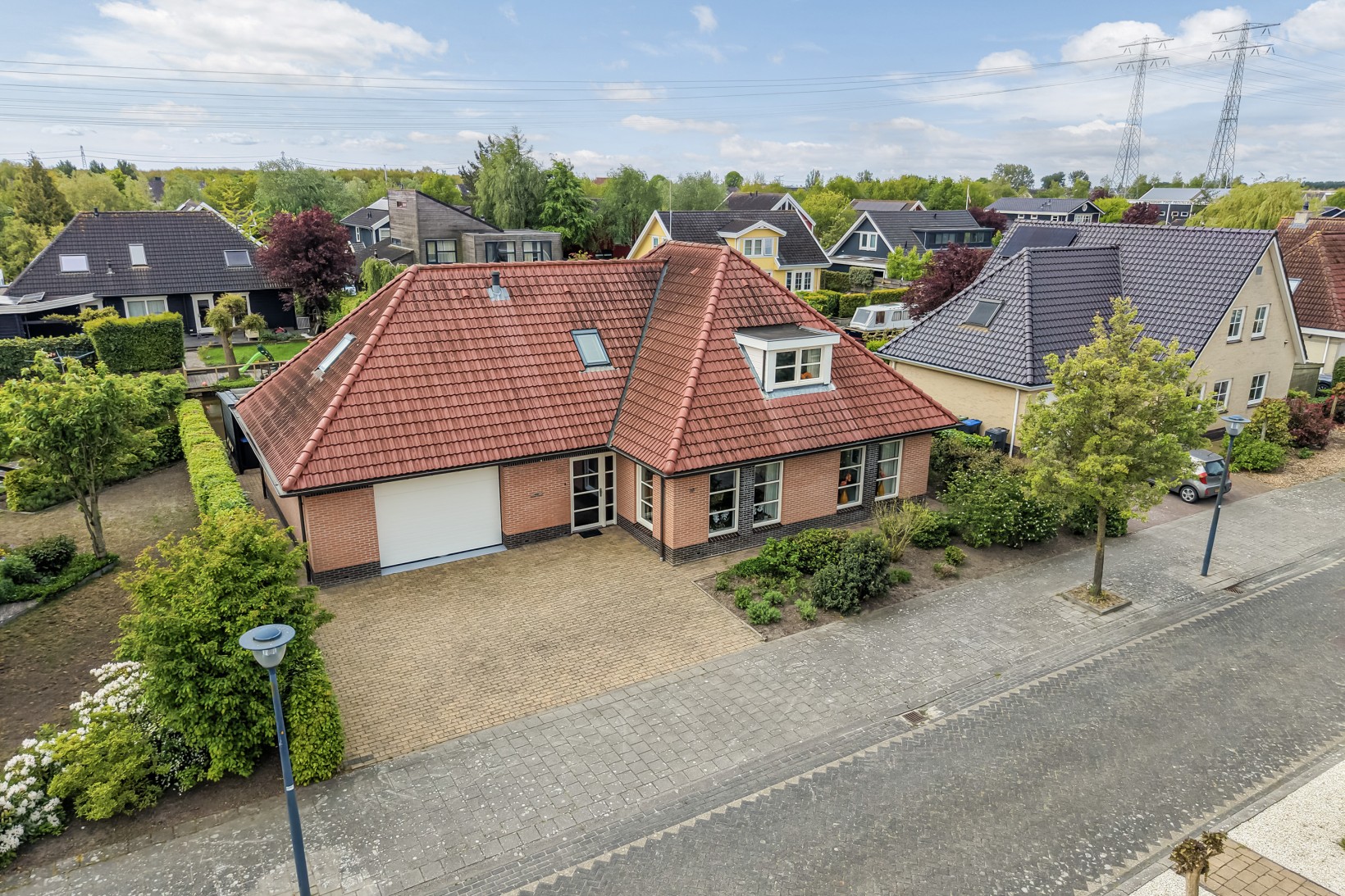 Vrijstaande woning te koop: Eeltsjemar 13, Leeuwarden