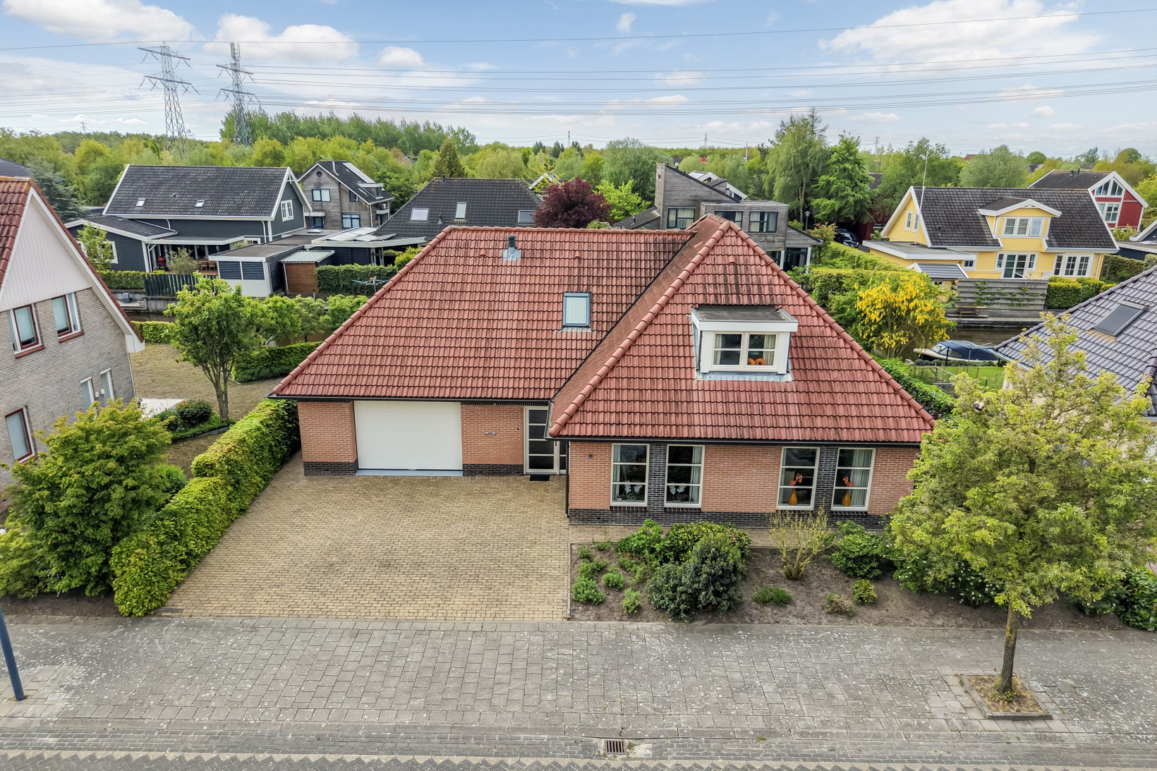 Vrijstaande woning te koop: Eeltsjemar 13, Leeuwarden