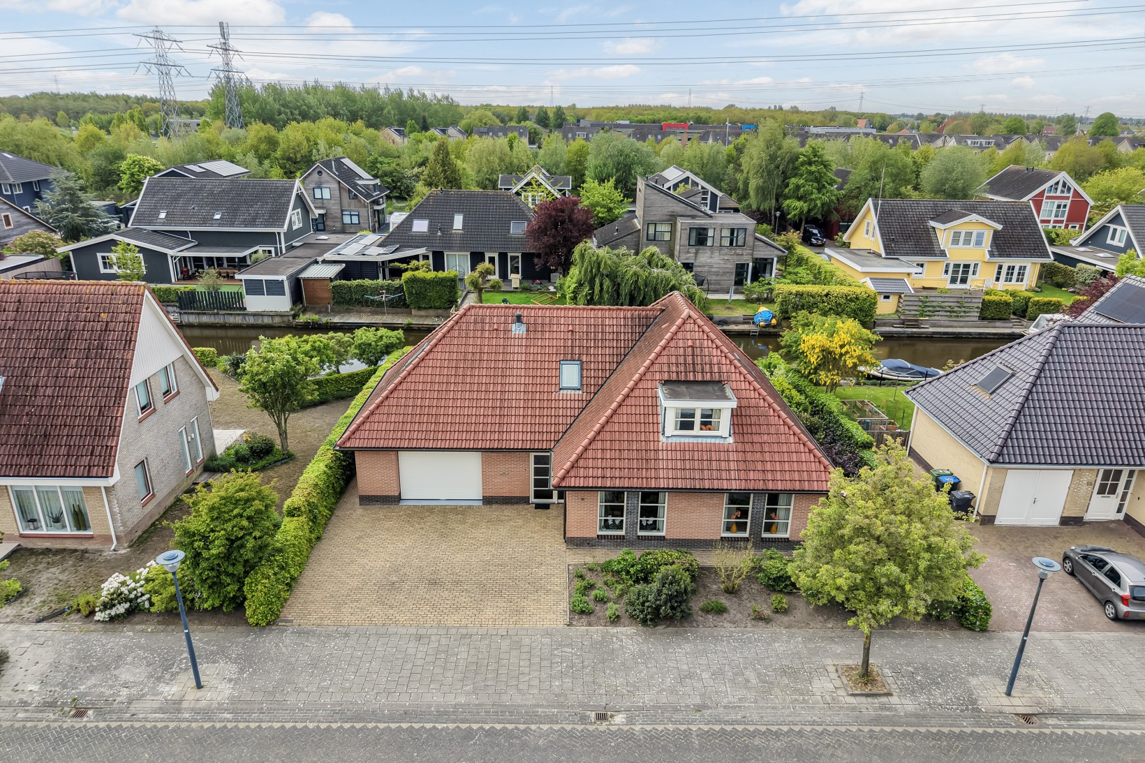 Vrijstaande woning te koop: Eeltsjemar 13, Leeuwarden