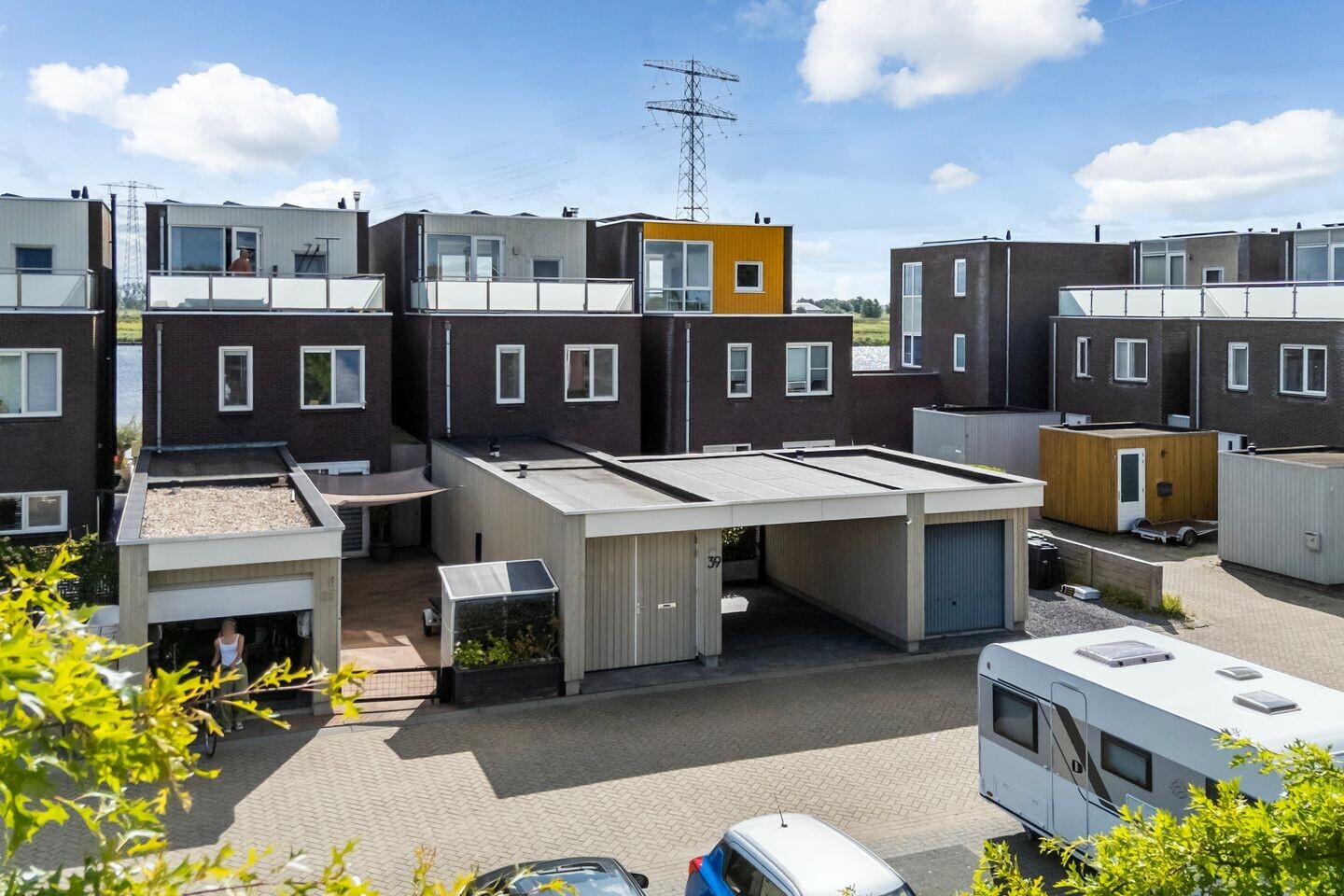 Vrijstaande woning te koop: Suder Stienplaat 39, Leeuwarden