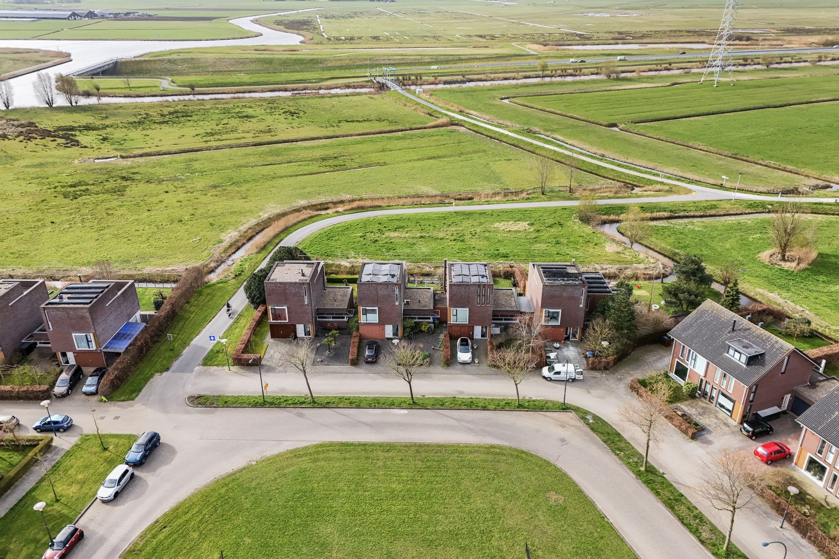 Vrijstaande woning te koop: Suder Stienplaat 125, Leeuwarden