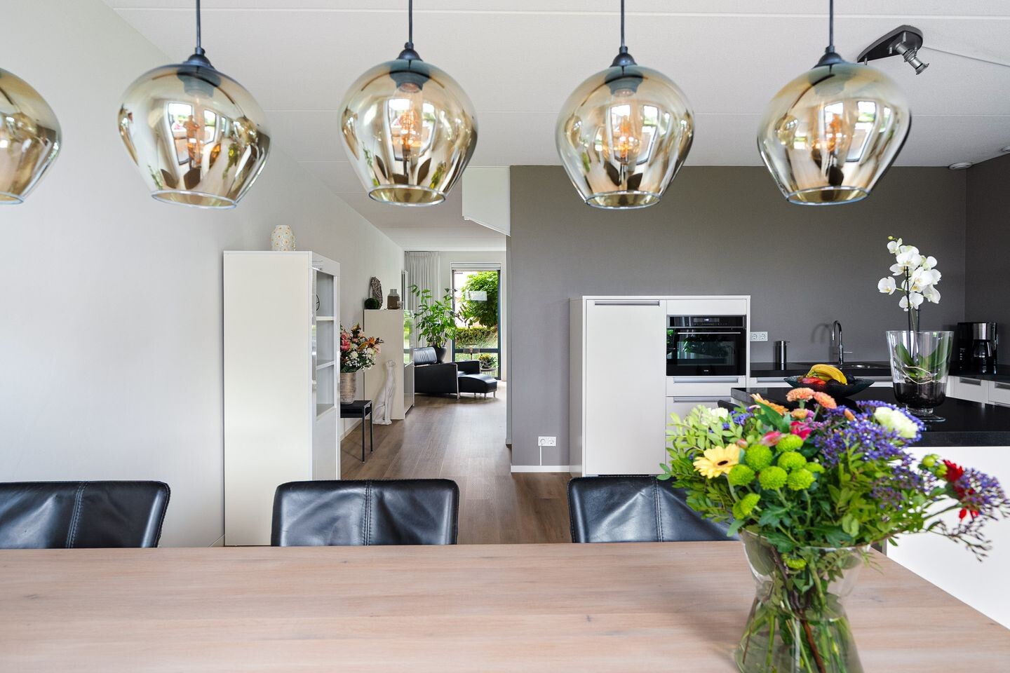 Twee-onder-één-kap te koop: Frouwesân 42, Leeuwarden
