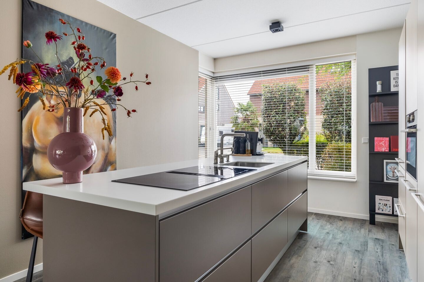 Twee-onder-één-kap te koop: Frouwesân 71, Leeuwarden