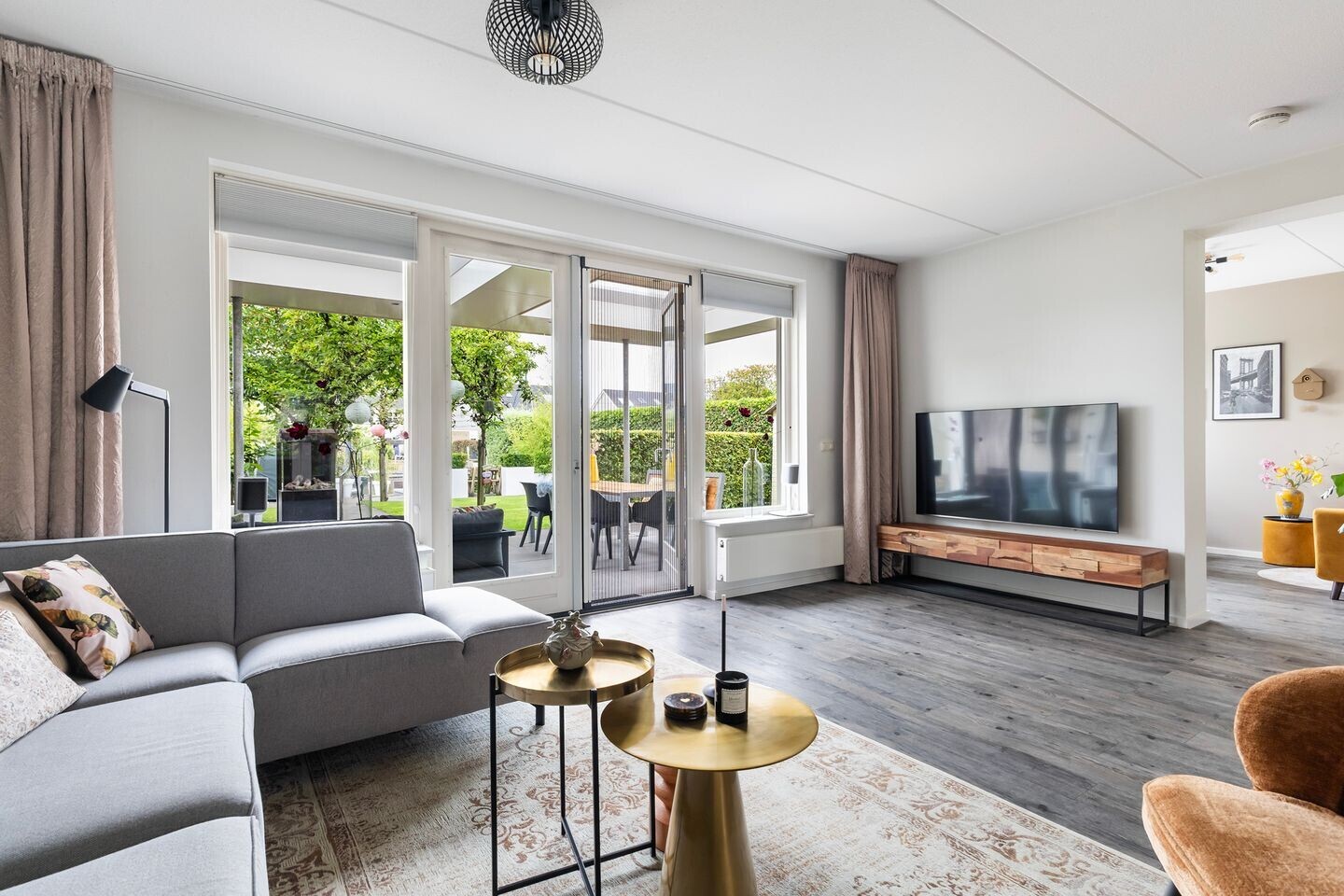 Twee-onder-één-kap te koop: Frouwesân 71, Leeuwarden