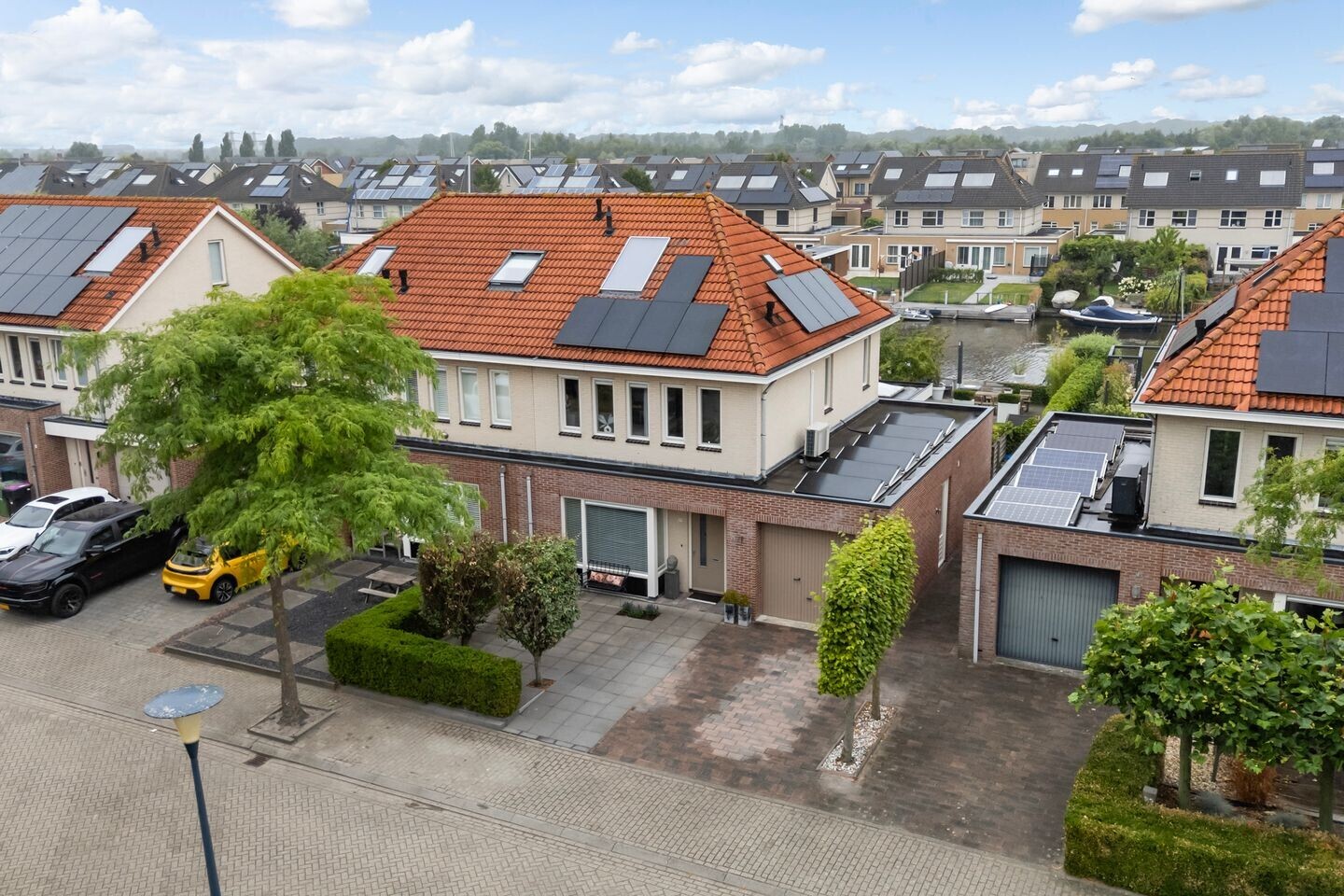 Twee-onder-één-kap te koop: Frouwesân 71, Leeuwarden