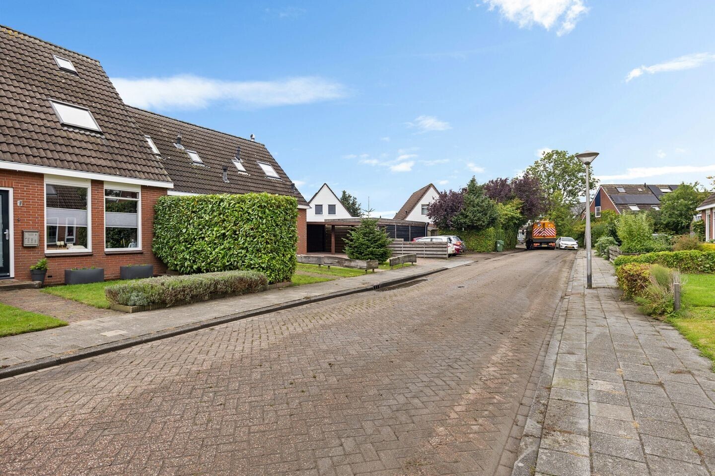 Tussenwoning te koop: de Heareburch 4, Jirnsum