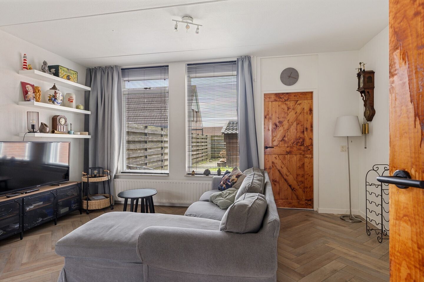 Tussenwoning te koop: de Heareburch 4, Jirnsum