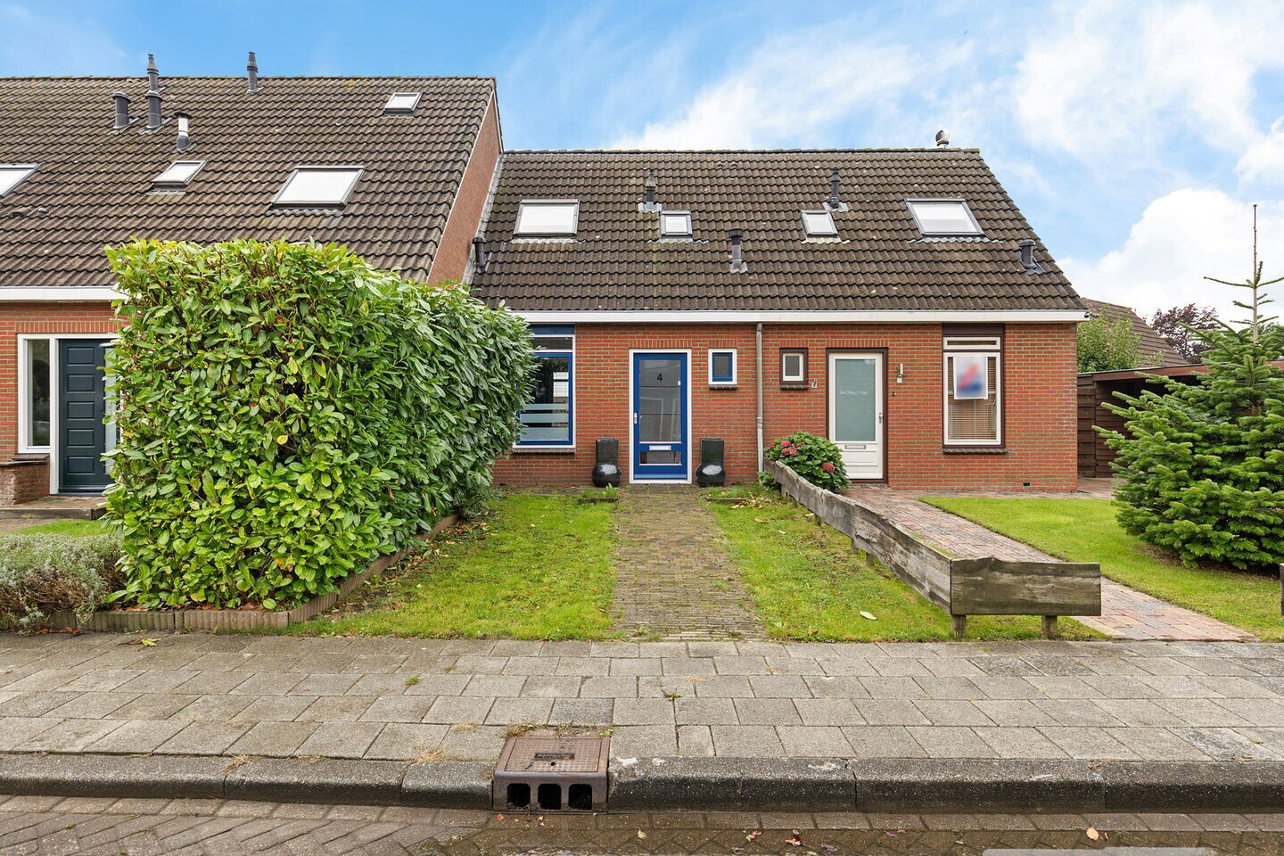 Tussenwoning te koop: de Heareburch 4, Jirnsum