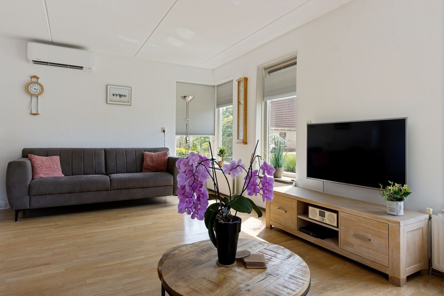 Vrijstaande woning te koop: De Jister 4, Mantgum