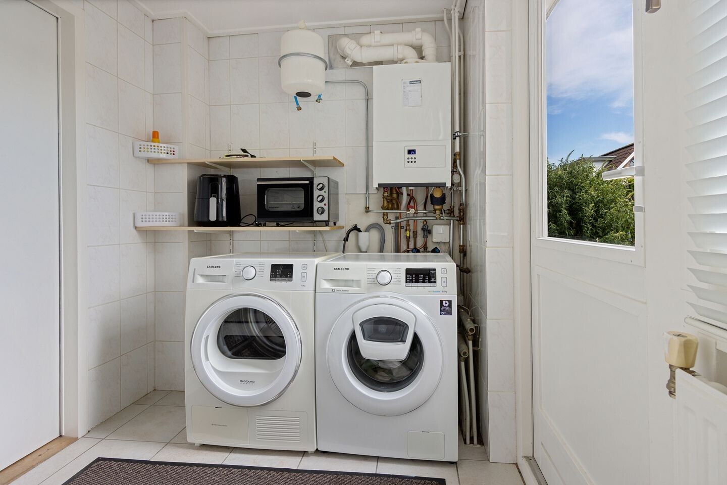 Vrijstaande woning te koop: De Jister 4, Mantgum