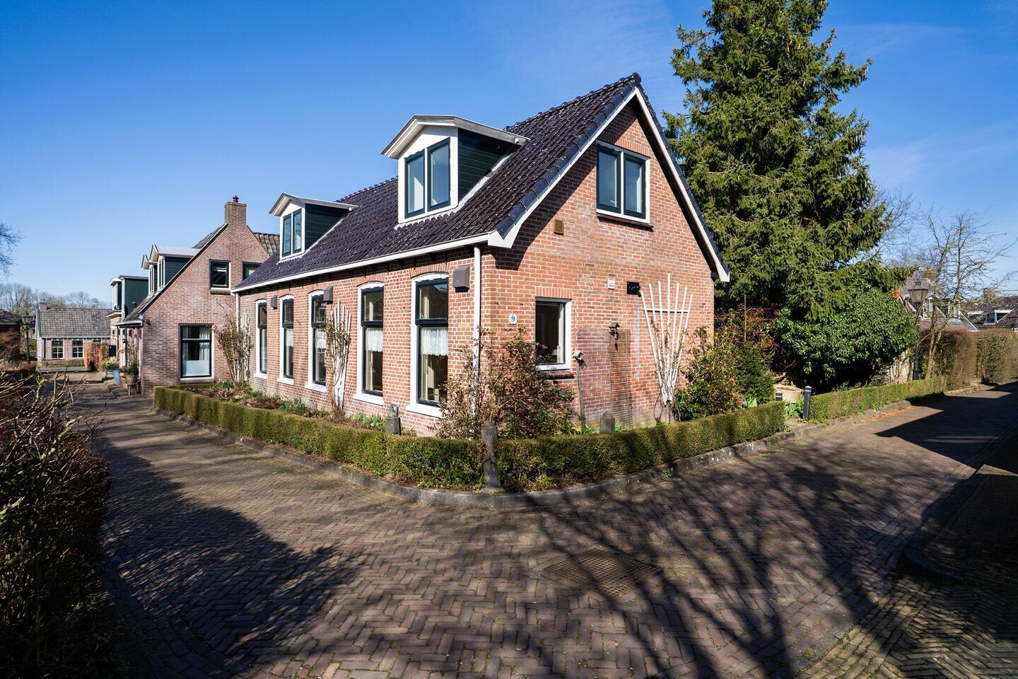 Vrijstaande woning te koop: Binnenbuorren 9, Marsum