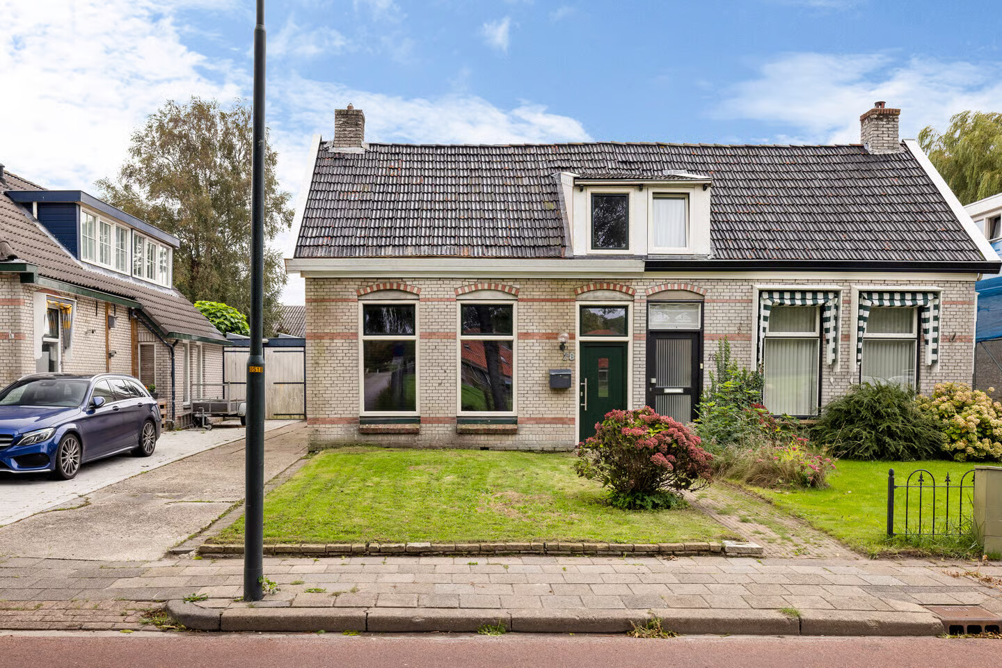 Twee-onder-één-kap te koop: Hearewei 78, Dronryp
