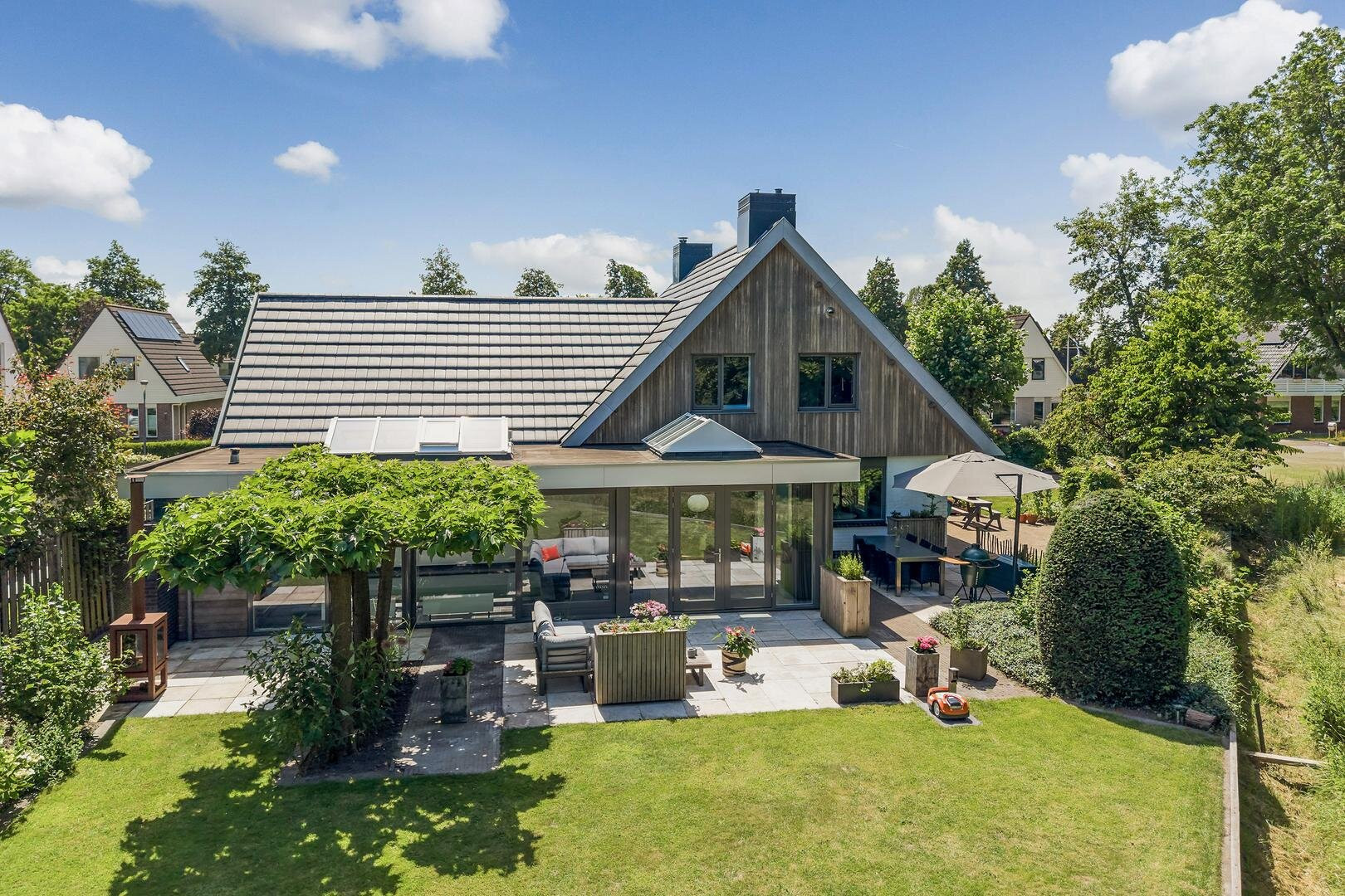 Vrijstaande woning te koop: Osingasingel 10, Dronryp