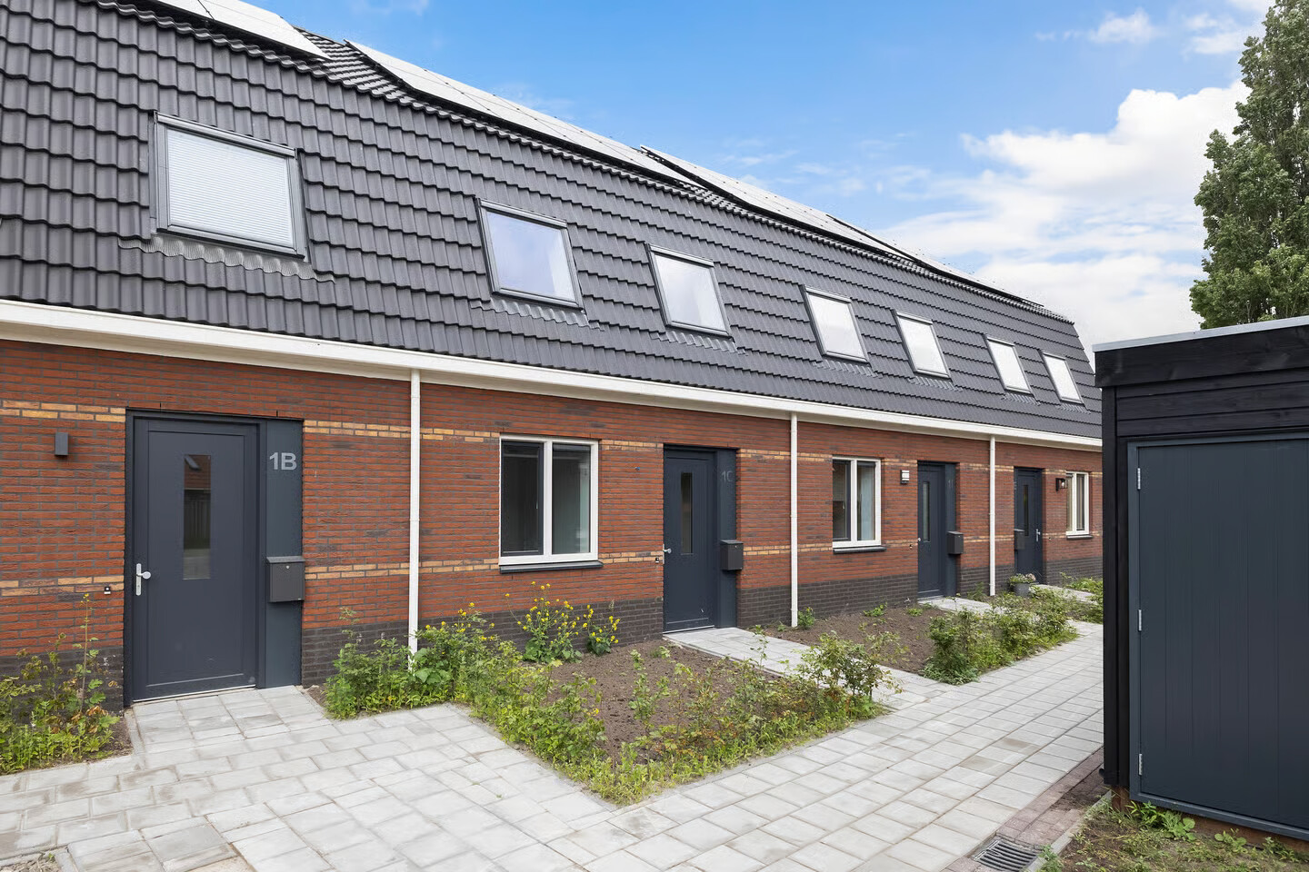 Tussenwoning te koop: Sinnebuorren 1C, Marrum