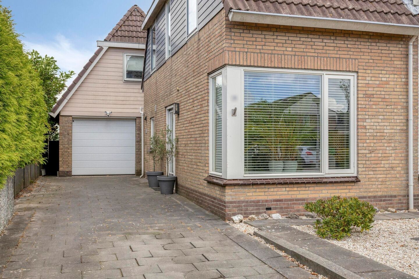 Twee-onder-één-kap te koop: Westfrisestraat 14, St.-Annaparochie