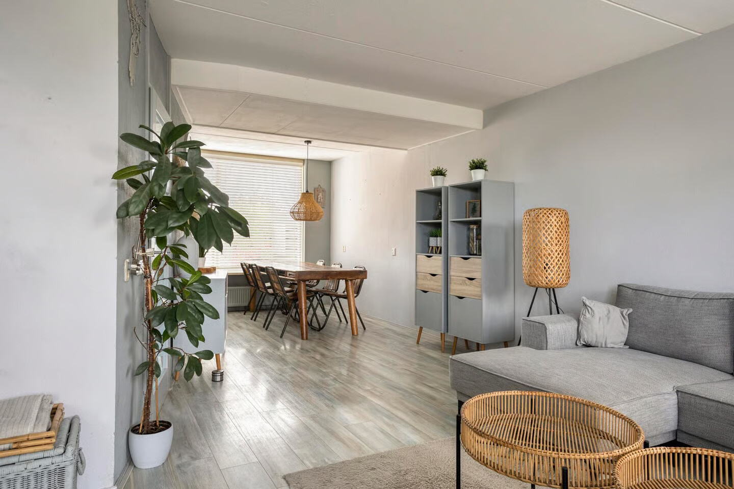 Twee-onder-één-kap te koop: Westfrisestraat 14, St.-Annaparochie