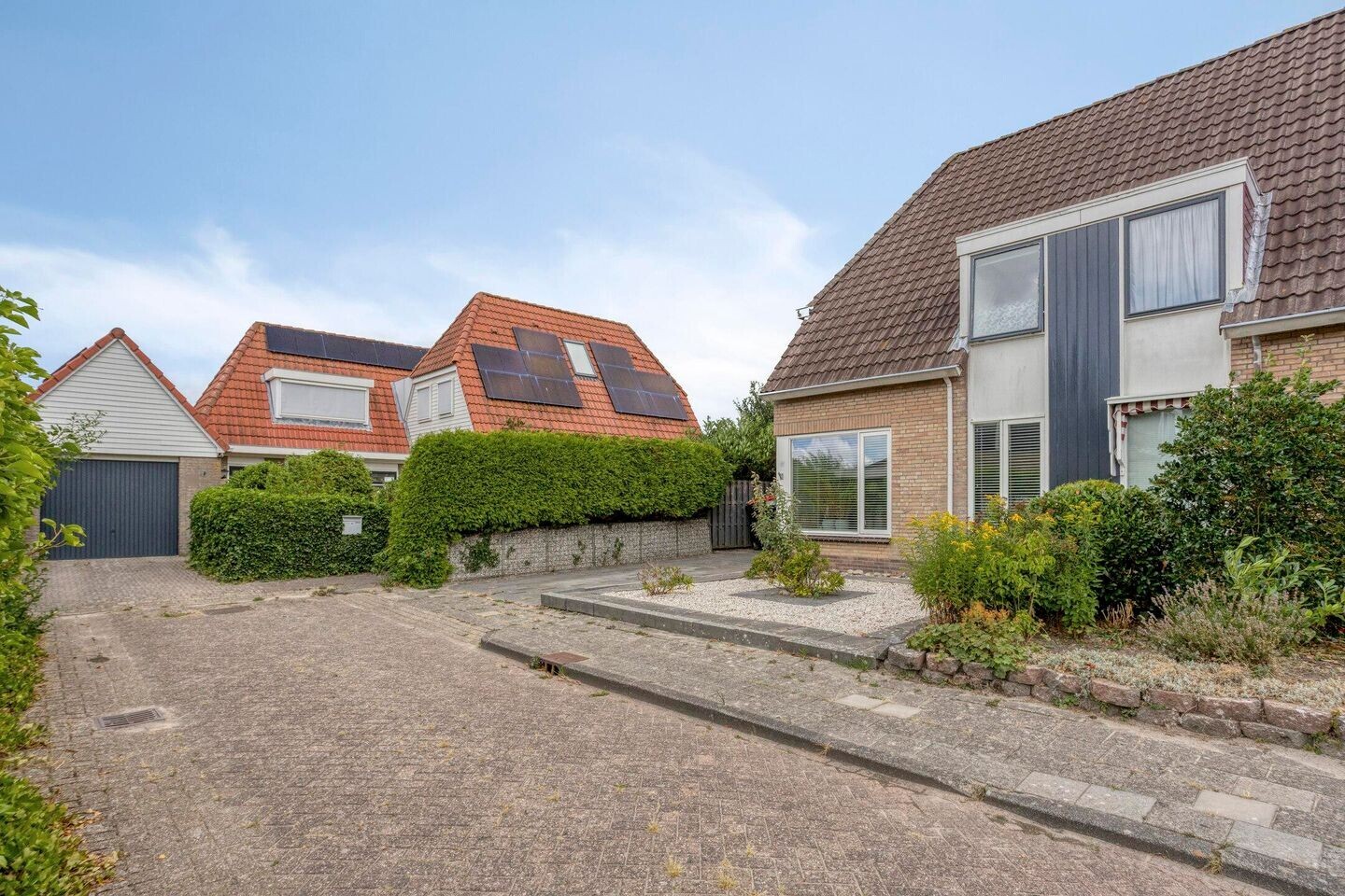 Twee-onder-één-kap te koop: Westfrisestraat 14, St.-Annaparochie
