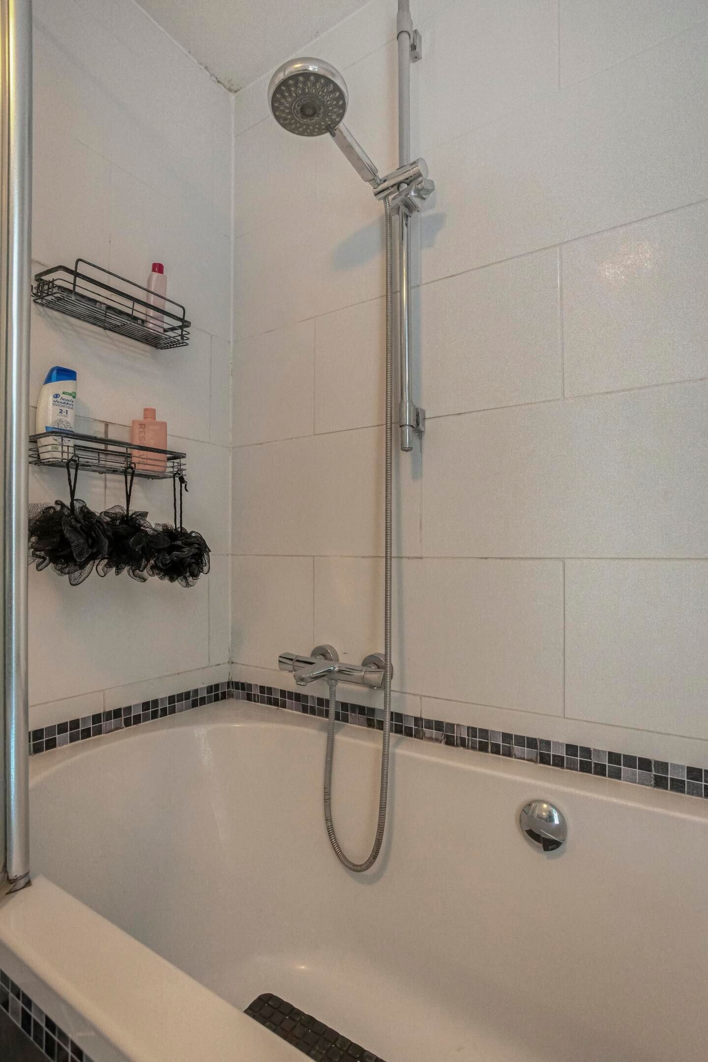 Twee-onder-één-kap te koop: Westfrisestraat 14, St.-Annaparochie