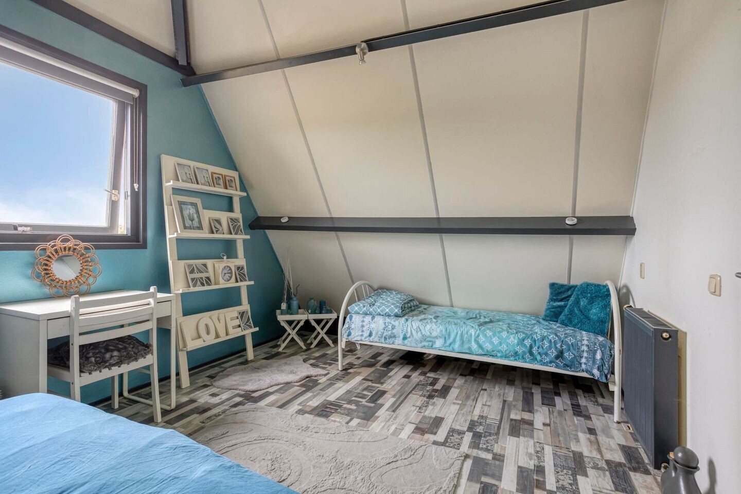 Twee-onder-één-kap te koop: Westfrisestraat 14, St.-Annaparochie