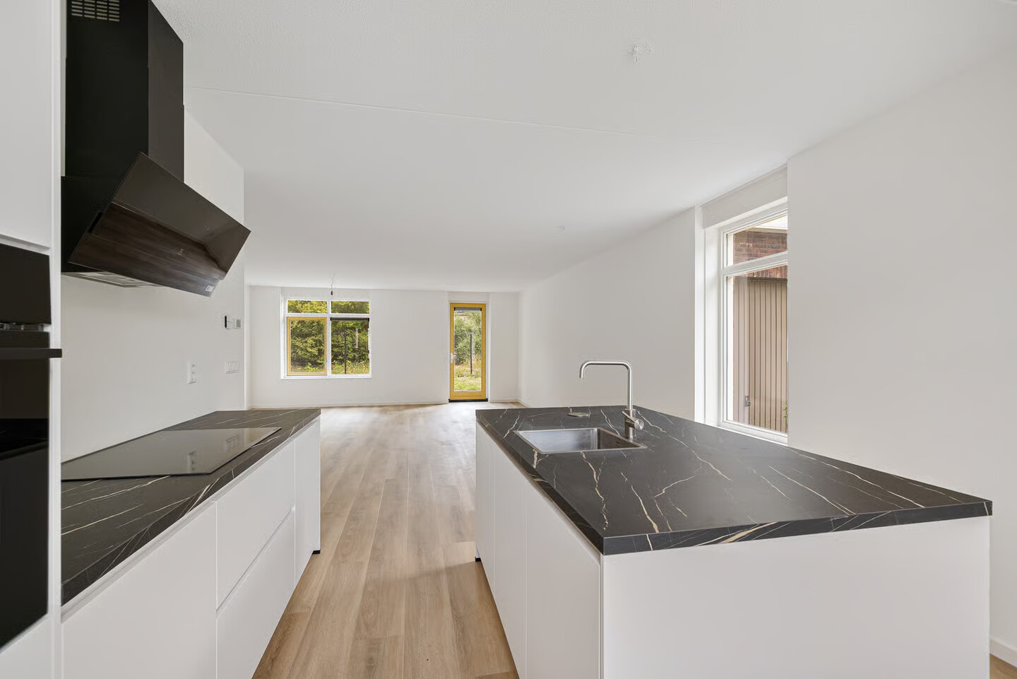Hoekwoning te koop: van Wijngaardenstraat 78, St.-Jacobiparochie