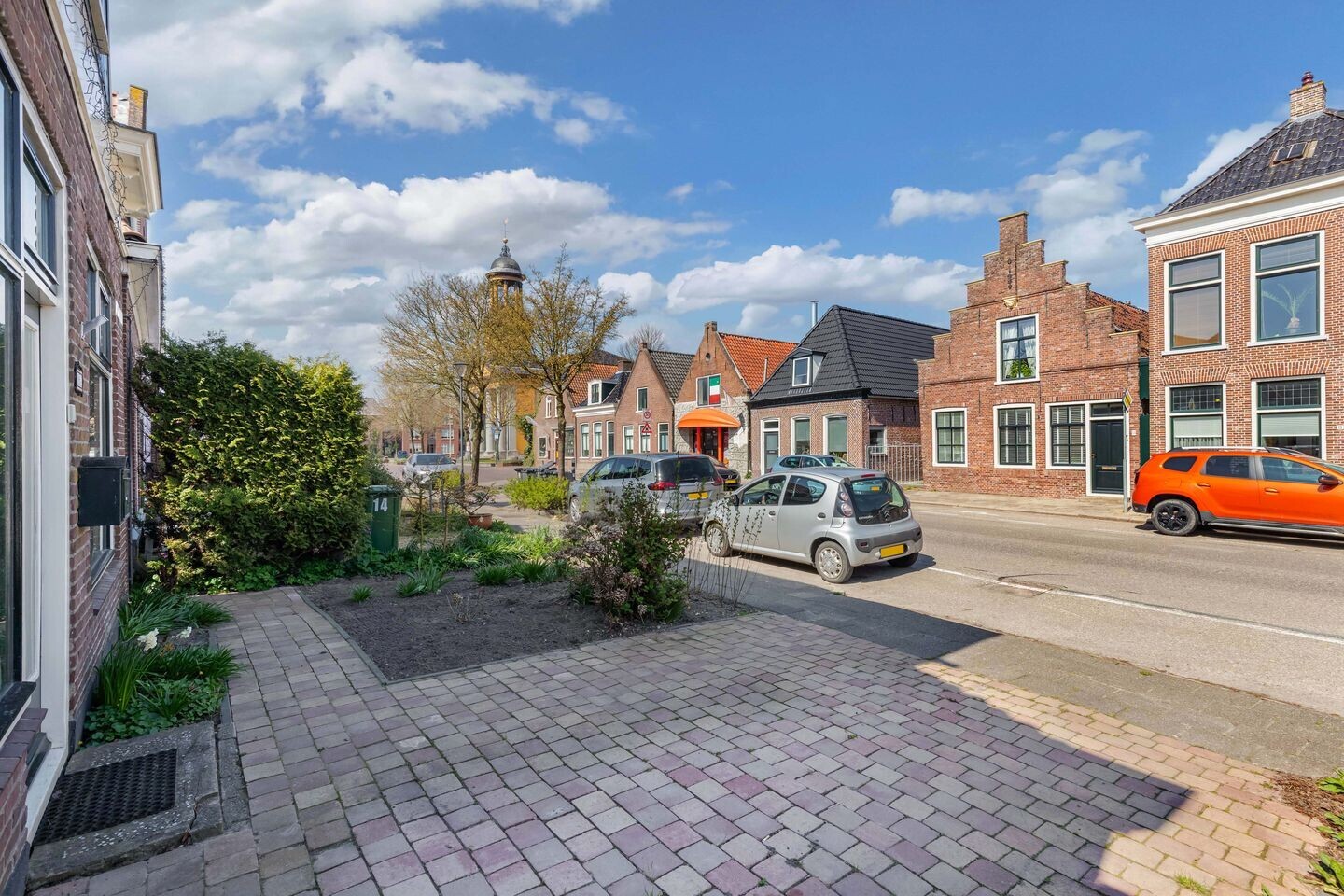 Twee-onder-één-kap te koop: Oosteinde 16, St.-Jacobiparochie